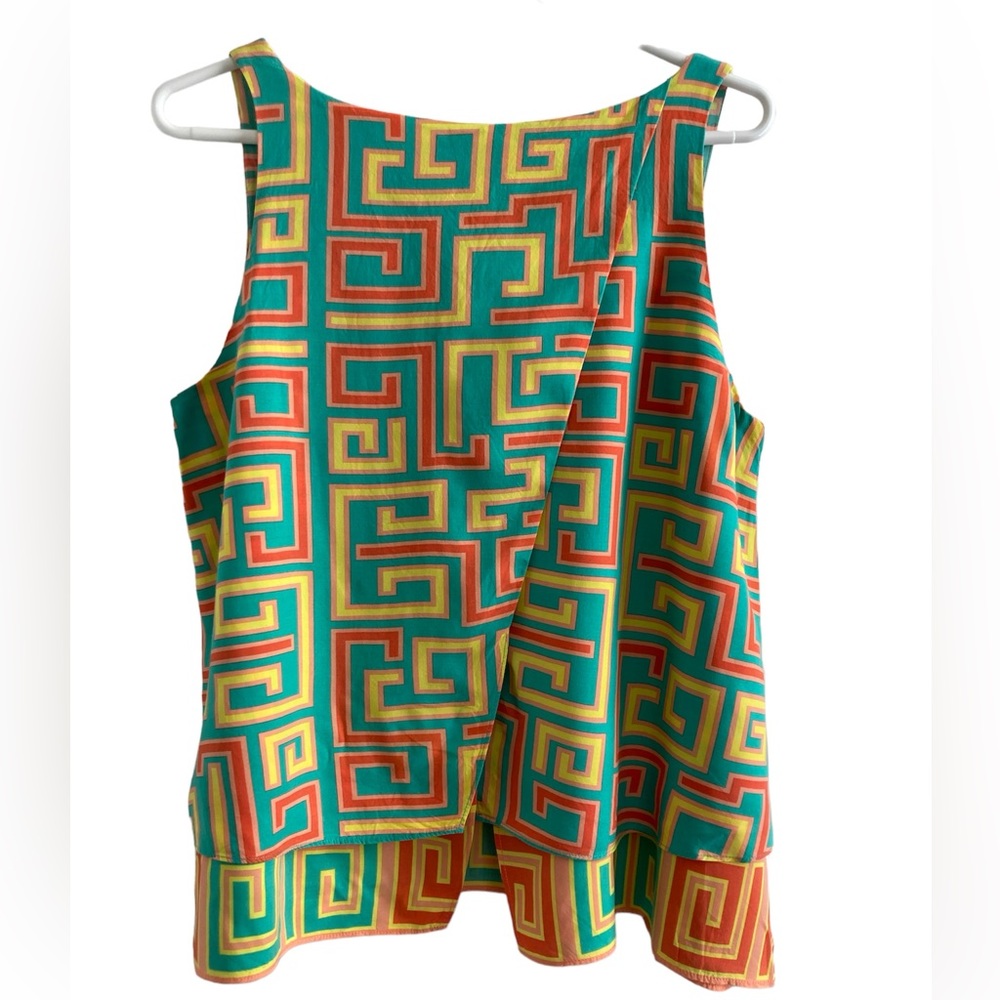 Crown & Ivy V Neck Sleeveless Blouse Size M